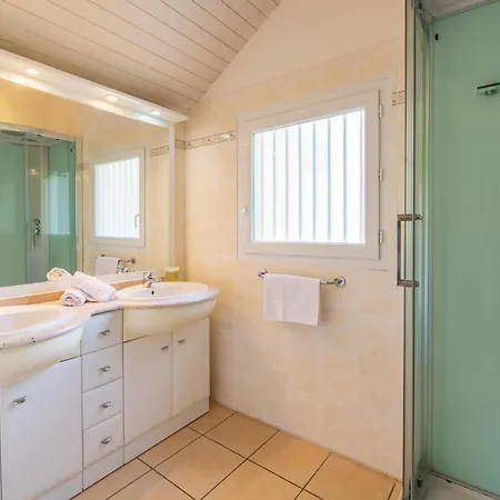 For 6 People With Swimming Pool Lacanau