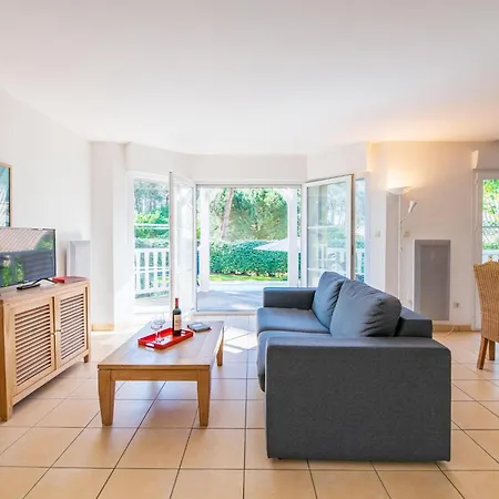 Villa For 6 People With Swimming Pool Lacanau